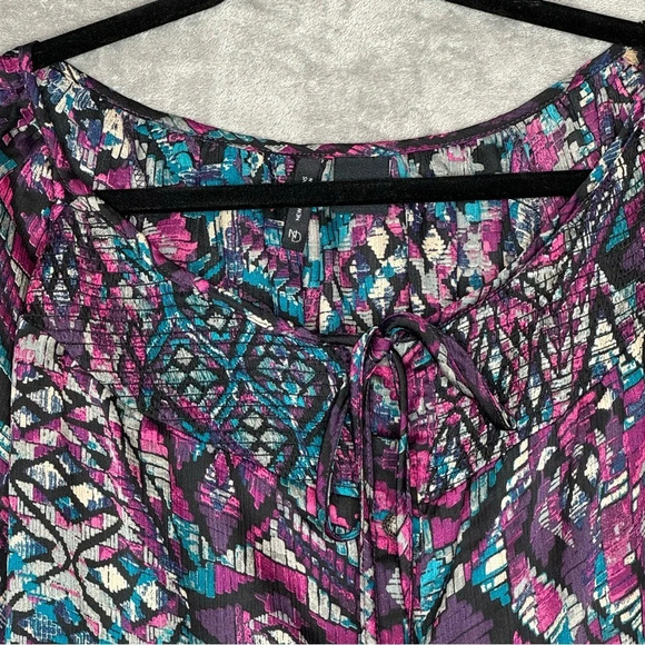 New Directions 2X Shirt Top Purple Button Up 3/4 Sleeve Keyhole Scoop Neck - Picture 3 of 6